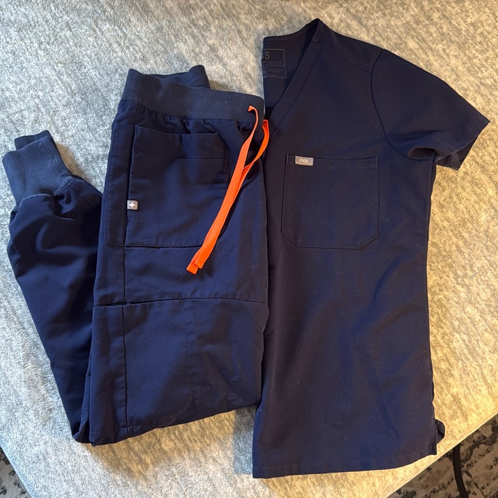 Figs XS Tall Bottoms and S Top in Navy